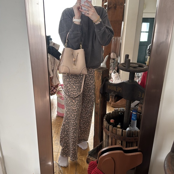 Michael Kors Pale Pink/Gold Bucket Bag - Picture 10 of 13